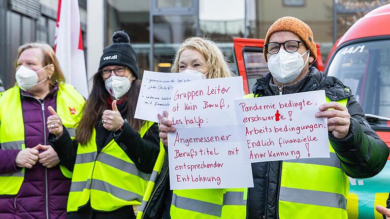 Ver.di Warnstreiks und Aktionen im Sozial- und Erziehungsdienst: In Würzburg nahmen Beschäftigte des Blindeninstituts am bundesweiten Streik teil.