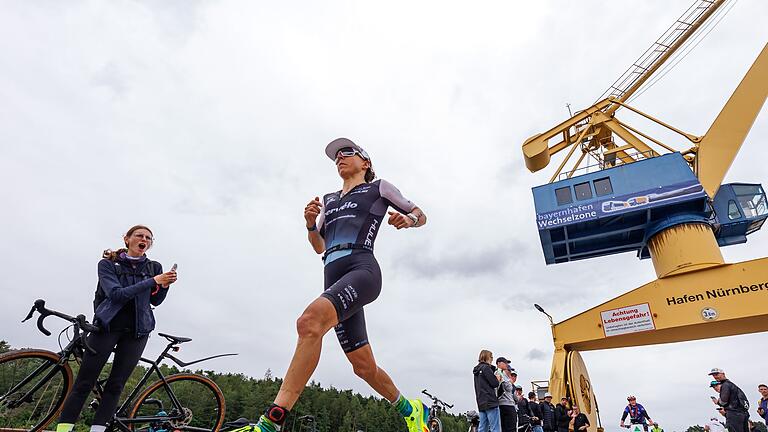 Triathlon: Challenge Roth 2024       -  Anne Haug hat die ein Jahr alte Weltbestzeit eindrucksvoll unterboten.