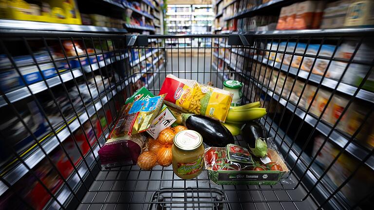 Inflation.jpeg       -  Auch nach 20 Uhr einkaufen? Darüber wird wieder debattiert.