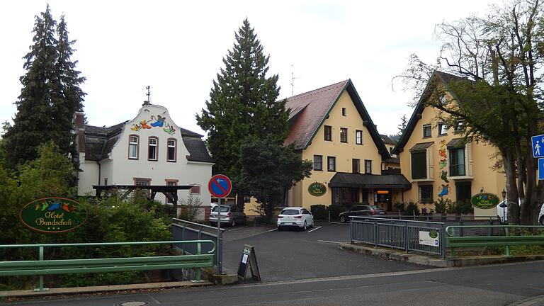 Das Hotel Bundschuh am Kaibach ist jetzt ein Drei-Sterne-Superior-Hotel. Auf die möglichen vier Sterne hat Inhaberin Katja Bundschuh verzichtet. Das Hotel Bundschuh am Kaibach ist jetzt ein Drei-Sterne-Superior-Hotel. Auf die möglichen vier Sterne hat Inhaberin Katja Bundschuh verzichtet.