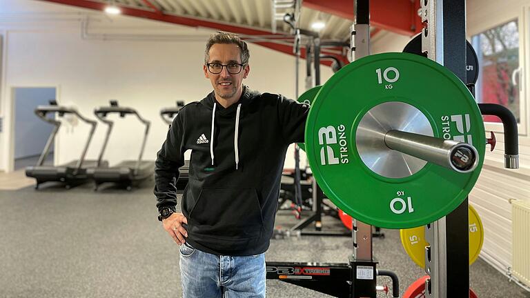 Carsten Pusch eröffnete im Niederläurer Gewerbegebiet das Gesundheitsstudio 'exercise Healthclub'. Er arbeitete zuvor 21 Jahre lang im Sport- und Fitnesscenter Olymp in Bad Neustadt.