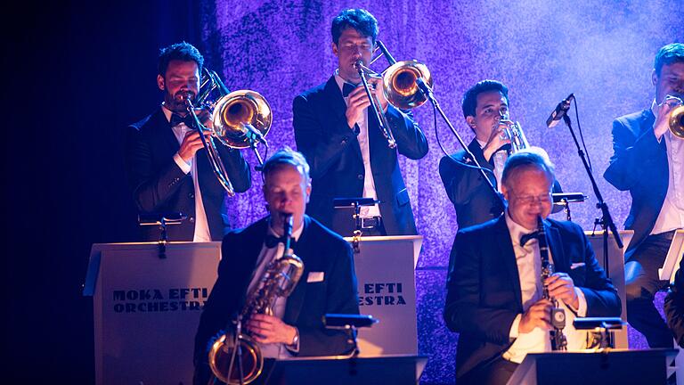 Beim Abschluss des Mozartfestes im Würzburger VCC durften nochmals 250 Menschen das Konzert des Moka Efti Orchestra genießen.