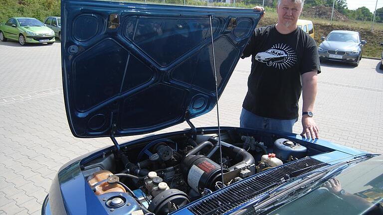 Oerlenbacher leiht Tukur das Auto: Ro 80 für den Tatort - Kraftfahrzeugmeister Jürgen Mohr aus Oerlenbach ist RO 80 Fan und hat zwei davon, repariert in der Werkstatt. Oerlenbacher leiht Tukur das Auto: Ro 80 für den Tatort - Kraftfahrzeugmeister Jürgen Mohr aus Oerlenbach ist RO 80 Fan und hat zwei davon, repariert in der Werkstatt.