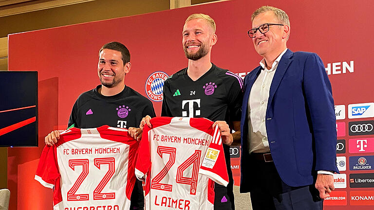 Trainingslager des FC Bayern München.jpeg - Raphael Guerreiro (l-r) und Konrad Laimer sind bereits Bayern-Spieler, ein anderer namens Harry Kane soll es bald werden. Trainingslager des FC Bayern München.jpeg - Raphael Guerreiro (l-r) und Konrad Laimer sind bereits Bayern-Spieler, ein anderer namens Harry Kane soll es bald werden.