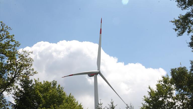 Nach dem Scheitern eines riesigen Photovoltaikparks am Neuen See in Gerolzhofen wäre vielleicht ein Bürgerwindrad im Bürgerwald eine Alternative.&nbsp;