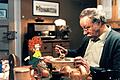Kobold Pumuckl.jpeg       -  Gustl Bayrhammer alias Meister Eder mit seinem Kobold Pumuckl.