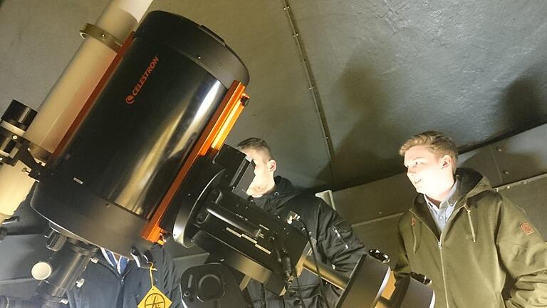 Den Nachthimmel erforschten die Schüler in ihrem Astronomieseminar. Foto: Markus Hehn - Den Nachthimmel erforschten die Schüler in ihrem Astronomieseminar. Foto: Markus Hehn Den Nachthimmel erforschten die Schüler in ihrem Astronomieseminar. Foto: Markus Hehn - Den Nachthimmel erforschten die Schüler in ihrem Astronomieseminar. Foto: Markus Hehn
