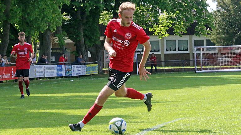 Dominik Popp, mit acht Toren in dieser Saison bislang erfolgreichster Torschütze der FT Schweinfurt in der Fußball-Landesliga, blieb gegen Aschaffenburg ohne einen Treffer. Dominik Popp, mit acht Toren in dieser Saison bislang erfolgreichster Torschütze der FT Schweinfurt in der Fußball-Landesliga, blieb gegen Aschaffenburg ohne einen Treffer.