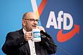 Politischer Aschermittwoch in Bayern - AfD       -  Stephan Protschka, Landesvorsitzender der AfD Bayern, prostet beim Politischen Aschermittwoch den Anwesenden zu.