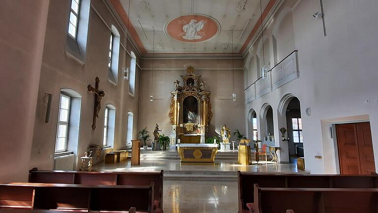 Die Kirche St. Alfons im Kloster: Viele Gläubige aus Heidenfeld nutzten früher die Gelegenheit, dort Gottesdienste zu besuchen. Die Kirche St. Alfons im Kloster: Viele Gläubige aus Heidenfeld nutzten früher die Gelegenheit, dort Gottesdienste zu besuchen.