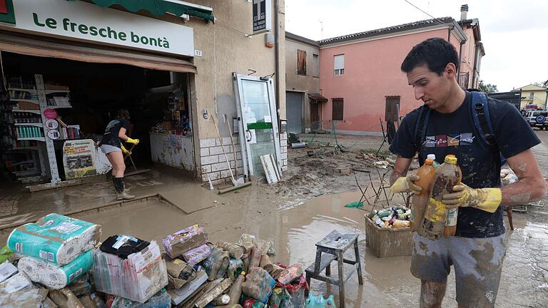 Hochwasser in Italien       -  Rom stellt 24 Millionen Euro an Soforthilfe zur Verfügung.
