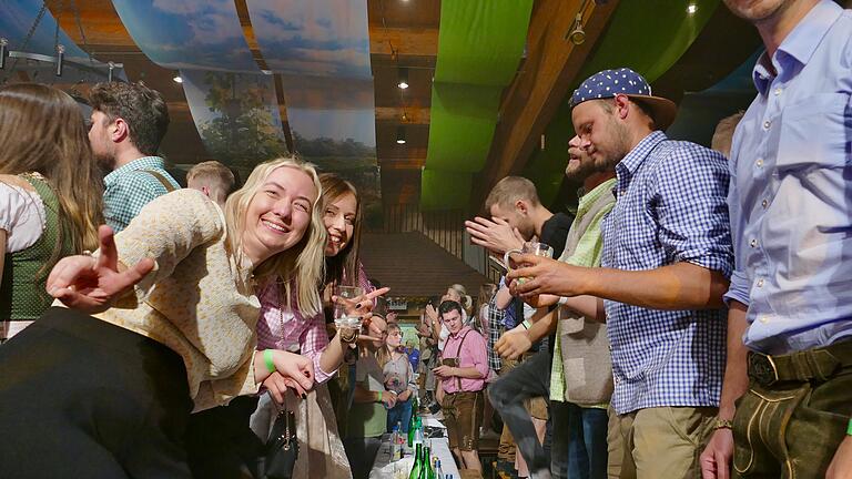 Gambacher Weinfest: Nach zweijähriger Corona-Pause konnte das Weinfest endlich wieder stattfinden. Eindrücke vom Festsamstag am 22. Oktober.