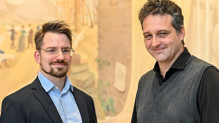 Peter Fersch, Kreisgeschäftsführer des Sozialverband VdK in Kitzingen (links), und VdK-Bezirksgeschäftsführer Carsten Vetter geben Auskunft zum Thema Erwerbsminderungsrenten. Peter Fersch, Kreisgeschäftsführer des Sozialverband VdK in Kitzingen (links), und VdK-Bezirksgeschäftsführer Carsten Vetter geben Auskunft zum Thema Erwerbsminderungsrenten.