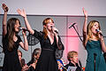 'Thank you for the Music' –&nbsp;mit diesem Abba-Medley, das nicht nur stehende Ovationen erntete, sondern als Zugabe auch wiederholt wurde, endete ein qualitativ hochwertiger musikalischer Abend mit enormer Bandbreite. Helene Gebhardt, Johanna Glos und Katelyn Nuttall waren hier die Solosängerinnen.&nbsp; &nbsp;&nbsp;