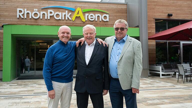 Im März eröffnete am Rhön Park Aktiv Resort in Hausen eine 'Rhön-Arena' mit Restaurant. Im Bild (von links): Landrat Thomas Habermann, Direktor Ben Baars und Fridolin Link (Bürgermeister Hausen-Roth). Im März eröffnete am Rhön Park Aktiv Resort in Hausen eine 'Rhön-Arena' mit Restaurant. Im Bild (von links): Landrat Thomas Habermann, Direktor Ben Baars und Fridolin Link (Bürgermeister Hausen-Roth).