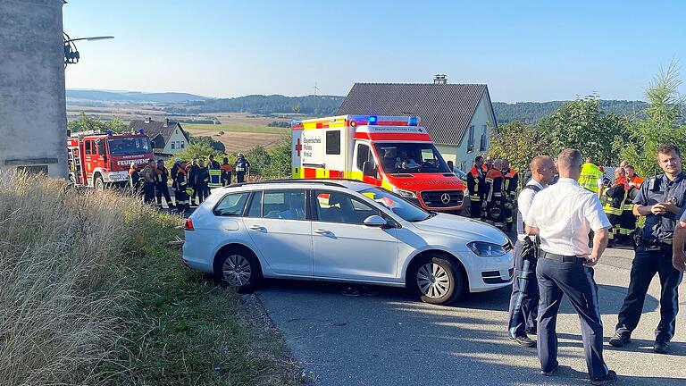 Der 47-Jährige, der am Dienstag in Wüstenwelsberg von seinem Auto überrollt worden ist, erlag im Krankenhaus seinen Verletzungen. Der 47-Jährige, der am Dienstag in Wüstenwelsberg von seinem Auto überrollt worden ist, erlag im Krankenhaus seinen Verletzungen.