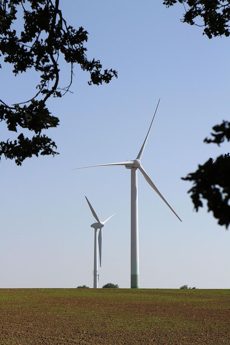 Für eines der beiden Windräder gibt es die Produktidee eines Aussichtsturmes. Für eines der beiden Windräder gibt es die Produktidee eines Aussichtsturmes.