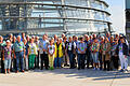 Die Besuchergruppe aus dem Landkreis Main-Spessart an der Kuppel des Reichstags.