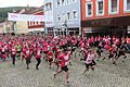 Pinklauf 2023       -  Und los geht's: Hunderte Menschen machten sich auf die 7,7 Kilometer lange Strecke des Pinklaufs.