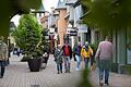 Das Einkaufsdorf Wertheim Village heute: Wo einst um das Vorhaben auf grüner Wiese gestritten wurde, flanieren nun pro Jahr 2,8 Millionen Besucher.