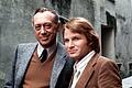 Fritz Wepper wird 80.jpeg       -  Die Polizisten Stephan Derrick (Horst Tappert, links) und Harry Klein (Fritz Wepper) in einer Folge der ZDF-Krimiserie „Derrick“.