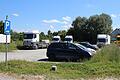 Seit Jahren (wie auf diesem Archivbild aus dem Jahr 2018) steht der schlechte Zustand des Schotter-Parkplatz am Bleichwasen in Kitzingen Anlass zur Kritik. Nun beschloss der Stadtrat mit dem Beschluss eines Bebauungsplans, den Ausbau des Parkplatzes und dessen Neugestaltung in ordentliche Bahnen zu lenken.