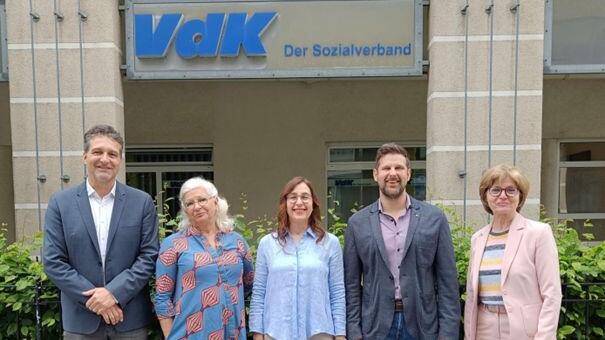 Wechsel an der Spitze des VdK-Kreisverbands Schweinfurt (von links): Carsten Vetter, Sorya Lippert, Martina Walter-Bagley, Steve Metz und Bettina Bärmann. Wechsel an der Spitze des VdK-Kreisverbands Schweinfurt (von links): Carsten Vetter, Sorya Lippert, Martina Walter-Bagley, Steve Metz und Bettina Bärmann.