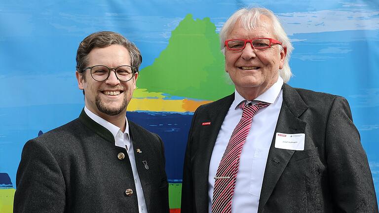 Die Stimmkreis-Direktkandidaten der FWG Würzburg-Stadt: (von links) Sven Baumeister (Landtag) und Josef Hofmann (Bezirkstag). Die Stimmkreis-Direktkandidaten der FWG Würzburg-Stadt: (von links) Sven Baumeister (Landtag) und Josef Hofmann (Bezirkstag).