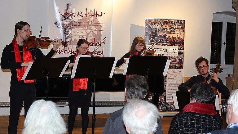 Im Konzertsaal des Klosters Wechterswinkel präsentierten Schüler der Berufsfachschule für Musik viel Talent und Können.