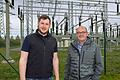 Wollen ihren Widerstand gegen große Stromtrassen fortsetzen: Matthias Göbel (links) und Norbert Kolb, die Vorsitzenden der Bürgerinitiative Bergrheinfeld am Umspannwerk nahe der Gemeidne im Landkreis Schweinfurt. Dort soll einmal einer beiden SuedLink-Stränge enden.
