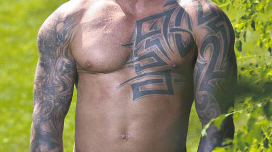 Markantes Tattoo: Stefan Ebners Tribal.