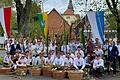 Über 50 junge, unverheiratete Männer nahmen am diesjährigen Eierlauf in Remlingen teil. Traditionell treffen sich die jungen Burschen nach dem Einsammeln der eier am Ostermontag am Schafstall um in einem festlichen Festzug mit der Kapelle Auftakt zum Marktplatz zu ziehen.