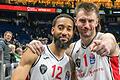 Mit guter Laune fahren die Würzburg Baskets nach Derthona. Wir begleiten dieses Mal den Fanclub in einem Liveblog vom Spiel.