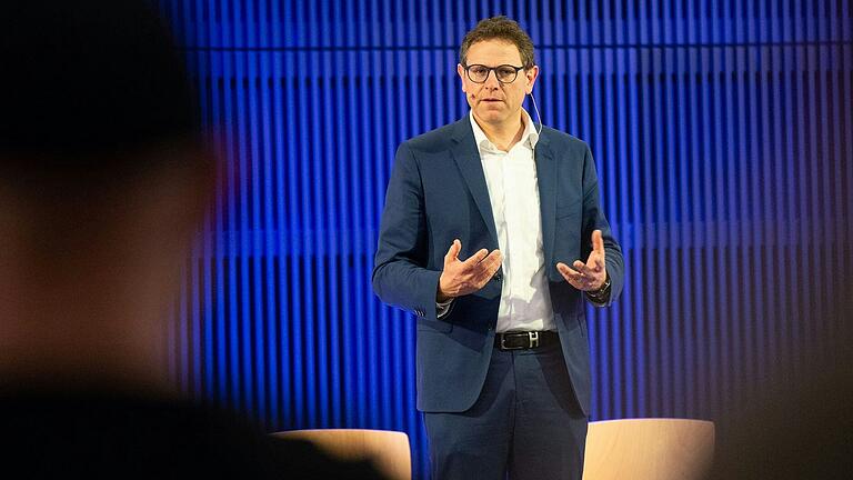 Martin Heilig, kürzlich bei einem Wahlkampf-Forum im Würzburger Mozart-Areal. Martin Heilig, kürzlich bei einem Wahlkampf-Forum im Würzburger Mozart-Areal.