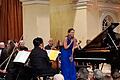 Pianistin Annika Treutler beim Herbstkonzert des Bayerischen Kammerorchesters.       -  Pianistin Annika Treutler beim Herbstkonzert des Bayerischen Kammerorchesters.
