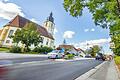 Durch Rentweinsdorf verläuft die viel befahrene Bundesstraße 279.