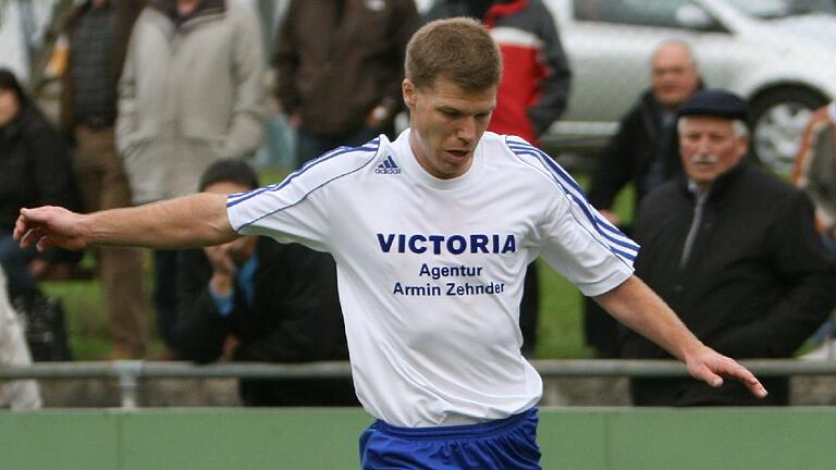 Peter Deißenberger 2008 im Trikot des SV Bütthard.