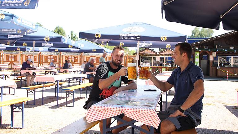 Die Hitze macht durstig: Trotz Corona hat die Marktheidenfelder Brauerei Martinsbräu dieses Jahr wieder ein Festbier gebraut. Die Hitze macht durstig: Trotz Corona hat die Marktheidenfelder Brauerei Martinsbräu dieses Jahr wieder ein Festbier gebraut. 