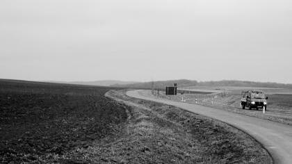 Rechts und links des Zubringers       -  Rechts und links des Zubringers bei Poppenlauer liegt das autobahnnahe Gewerbegebiet des Marktes Maßbach. Eine gemeinsame Nutzung mit
Münnerstadt wurde jetzt erstmals offiziell im Mürschter Stadtrat angesprochen.