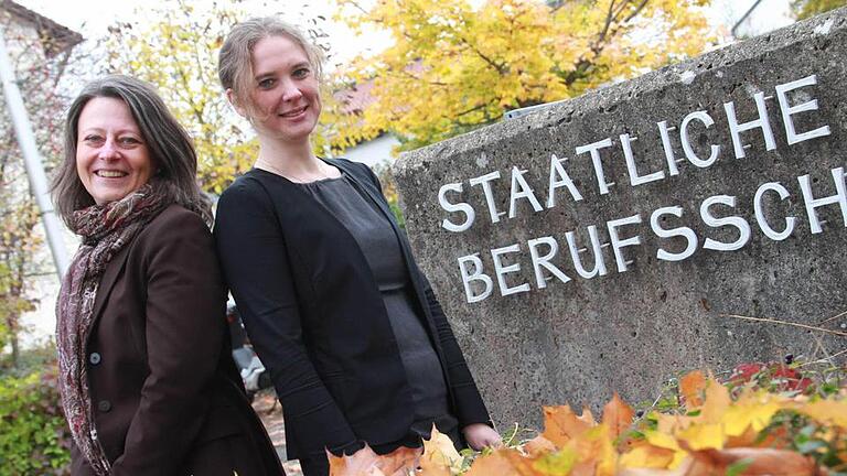 Karin Maywald und Christine Götz sind die neue Spitze der Staatlichen Berufsschule Bad Kissingen Foto: Carmen Schmitt - Karin Maywald und Christine Götz sind die neue Spitze der Staatlichen Berufsschule Bad Kissingen Foto: Carmen Schmitt Karin Maywald und Christine Götz sind die neue Spitze der Staatlichen Berufsschule Bad Kissingen Foto: Carmen Schmitt - Karin Maywald und Christine Götz sind die neue Spitze der Staatlichen Berufsschule Bad Kissingen Foto: Carmen Schmitt