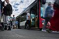 Umsteigen am Busbahnhof in Würzburg: Über 30 Millionen Fahrgäste nutzten 2019 Busse und Bahnen in der Stadt.  Seit Corona sind es deutlich weniger.