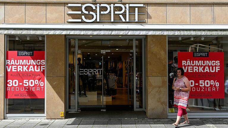 Die Esprit-Filiale in der Fußgängerzone von Bad Kissingen muss schließen. Lange leer stehen wird der Laden wohl nicht. Die Esprit-Filiale in der Fußgängerzone von Bad Kissingen muss schließen. Lange leer stehen wird der Laden wohl nicht.