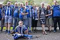 Blau und weiß sind ihre Farben: Die Kutten-Fans vom 'Anhängerclub' unterstützen den Fußball-Bayernligisten Würzburger FV - am Spieltag und bei Arbeitseinsätzen.