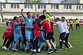 So sehen Sieger aus: Die Spielgemeinschaft FC Gerolzhofen/DJK Michelau hat im Elfmeterschießen den FC Bayern bezwungen und wurde Bayerischer Meister der A-Senioren.