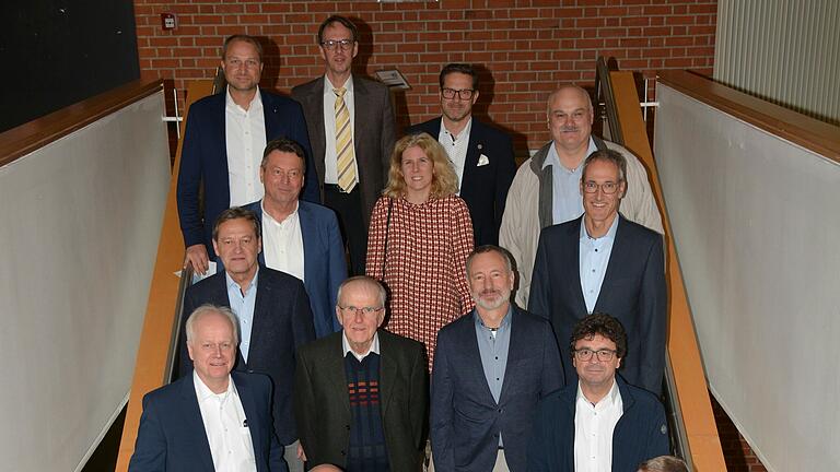 Jubilare des VDI-Unterfränkischen Bezirksvereins: Daniel Schneider, Jörn Bartel, Volker Bräutigam, Alfons Zorn, Werner Pickel, Hermann Dotzel, Julia Wurschy, Ralf Christel, Ralf Bergmann, Herbert Zorn, Stefan Schreiber, Dietmar Petry, Winfried Wilke, Werner Klein, Frank Kress, Dieter Koch