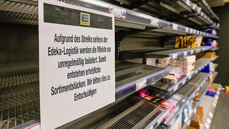 Aufgrund der Streiks klaffen in vielen Edeka-Filialen in Unterfranken seit Wochen Lücken im Sortiment. Laut Konzern soll sich die Sitaution in den kommenden Wochen verbessern. Aufgrund der Streiks klaffen in vielen Edeka-Filialen in Unterfranken seit Wochen Lücken im Sortiment. Laut Konzern soll sich die Sitaution in den kommenden Wochen verbessern.