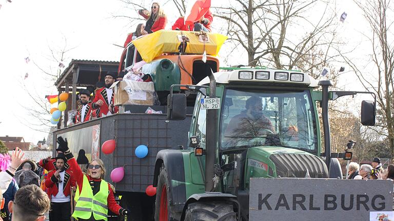 Beim Karlstadter Faschingsumzug am Sonntag musste der Wagen der 'Mexikaner Karlburg' den Zug verlassen. Beim Karlstadter Faschingsumzug am Sonntag musste der Wagen der 'Mexikaner Karlburg' den Zug verlassen. 