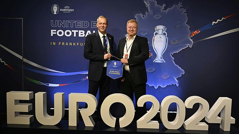 In der Halbzeitpause des Vorrundenspieles Schweiz - Deutschland wurde der Verein vom Geschäftsführer der EURO2024, Markus Stenger, geehrt.