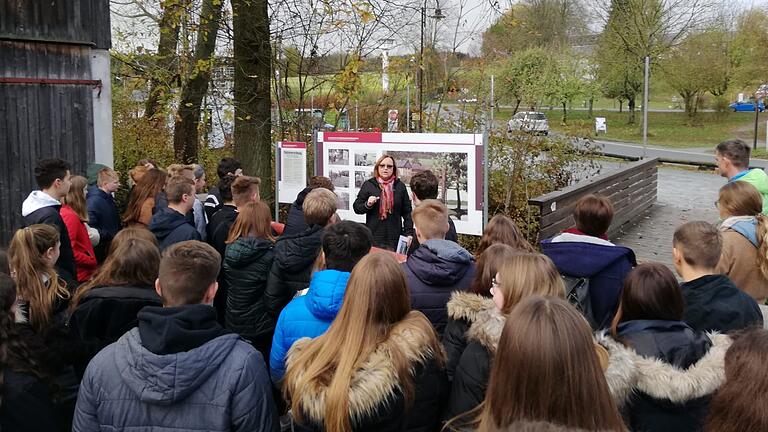 Führung an der ehemaligen deutsch-deutschen Grenze in Mödlareuth.