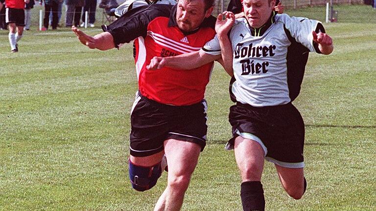 Jürgen Pastuschka (rechts) als Aktiver des FVK in der Bezirksoberliga im Jahr 2000.&nbsp;